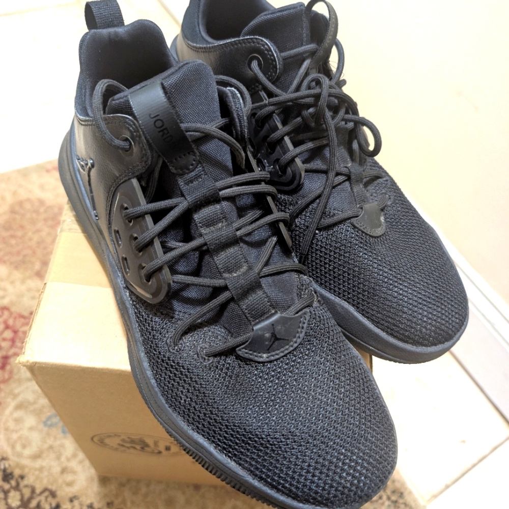 Jordan Black Sneakers Ultimate Comfort and Style